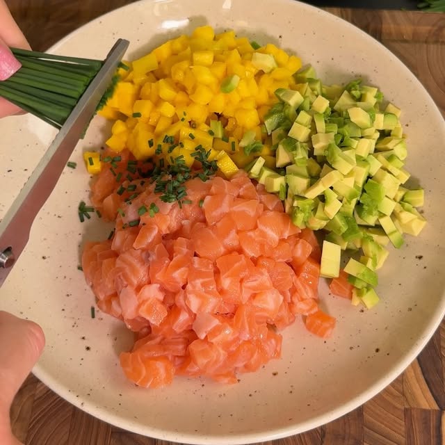 Salmon tartare from Suphra’s imported recipes—echoing Norway’s fish-forward kitchens